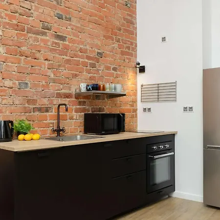 Apartment Stylish With Mezzanine, Next To Metro Station By Renters