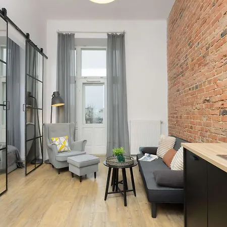 아파트 Stylish With Mezzanine, Next To Metro Station By Renters