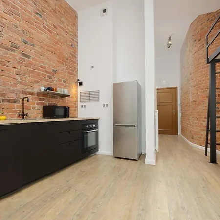 Stylish With Mezzanine, Next To Metro Station By Renters Apartament