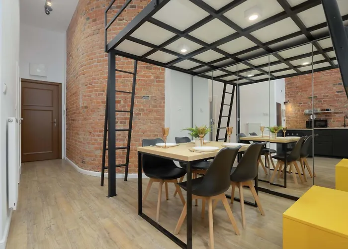 Stylish With Mezzanine, Next To Metro Station By Renters * Varsovia