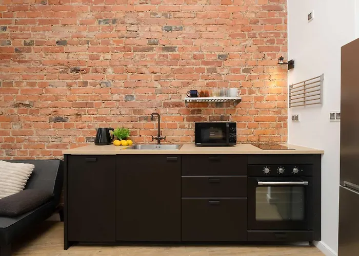 Stylish With Mezzanine, Next To Metro Station By Renters Apartament *