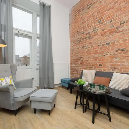 Stylish With Mezzanine, Next To Metro Station By Renters Apartmán *
