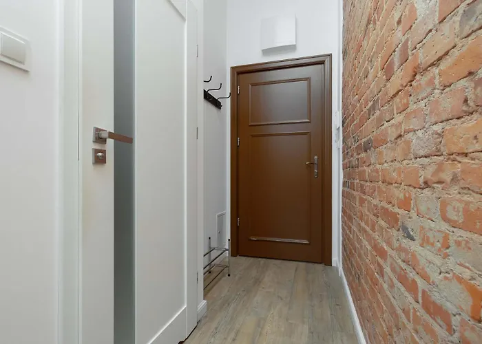 Stylish With Mezzanine, Next To Metro Station By Renters