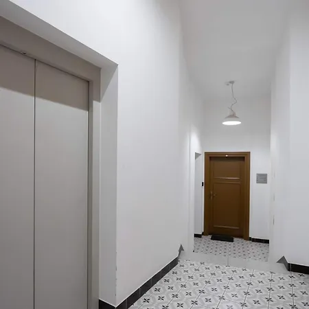 Stylish With Mezzanine, Next To Metro Station By Renters Apartament Warszawa