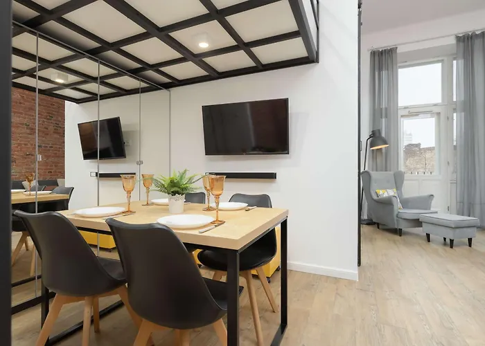 Stylish With Mezzanine, Next To Metro Station By Renters